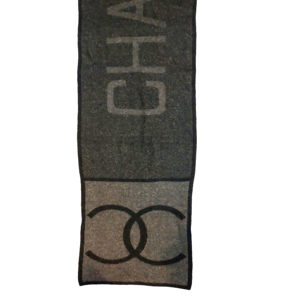 CHANEL Black & Charcoal Gray 100% Wool Reversible Long Scarf - Picture 3 of 11